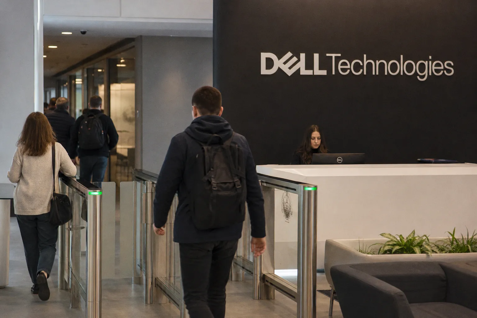 Dell раскрывает потенциал искусственного интеллекта для упрощения и автоматизации управления